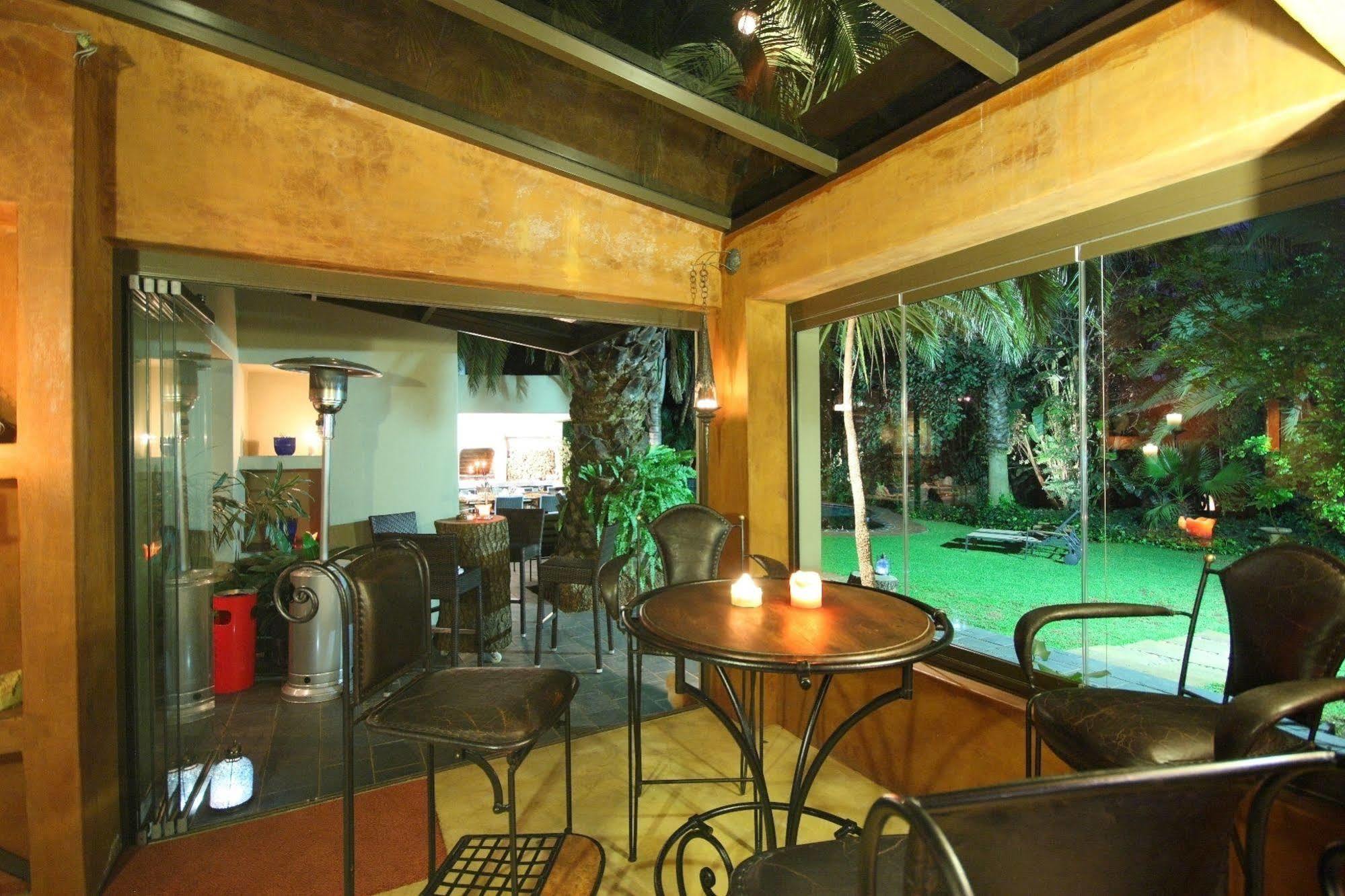 קמפטון פארק African Rock Hotel & Spa, A "Boutique Lifestyle Resort" מראה חיצוני תמונה